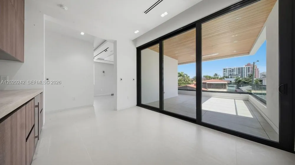 3318 NE 16TH PLACE Fort Lauderdale, FL 33305