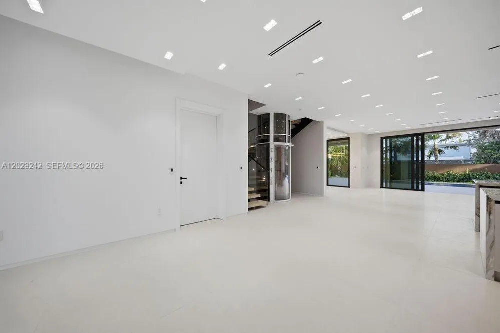 3318 NE 16TH PLACE Fort Lauderdale, FL 33305
