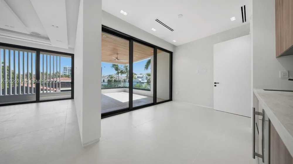 3318 NE 16TH PLACE Fort Lauderdale, FL 33305