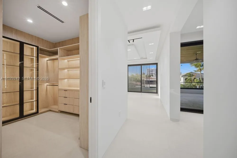 3318 NE 16TH PLACE Fort Lauderdale, FL 33305