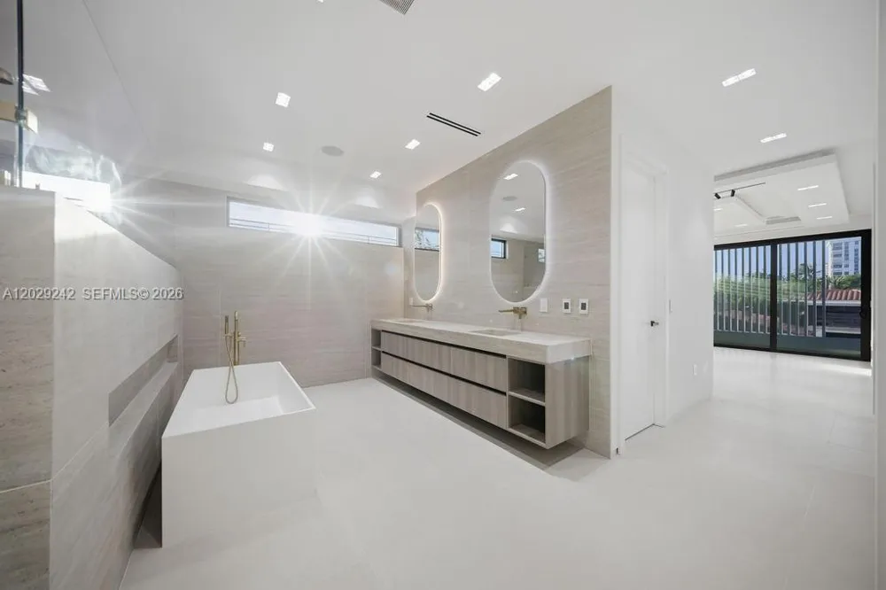 3318 NE 16TH PLACE Fort Lauderdale, FL 33305