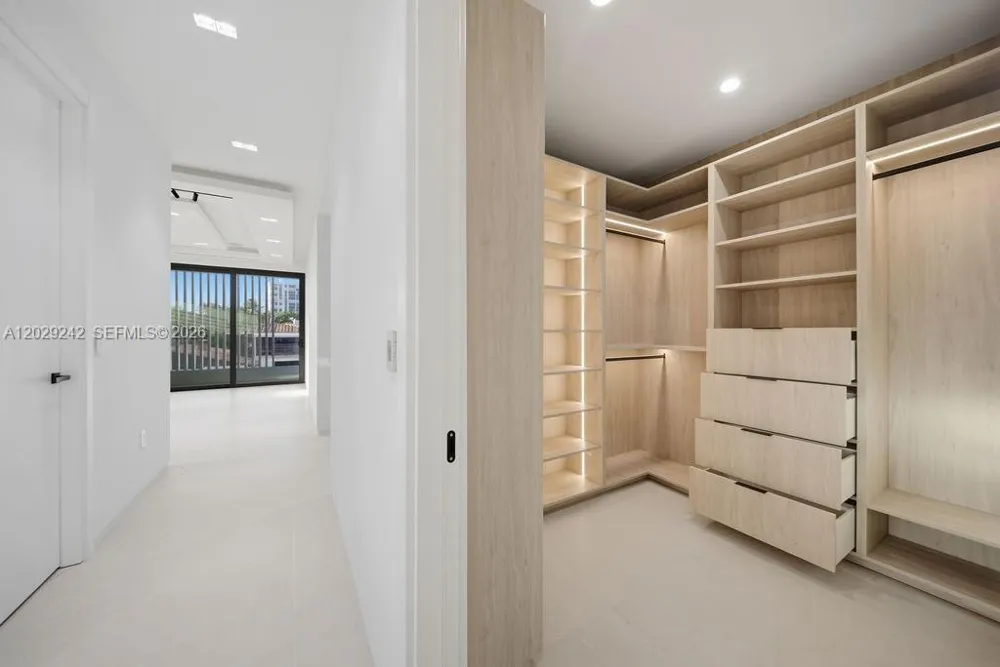 3318 NE 16TH PLACE Fort Lauderdale, FL 33305