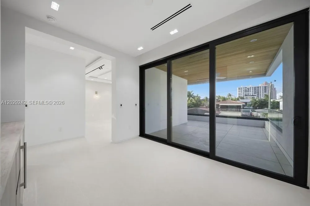 3318 NE 16TH PLACE Fort Lauderdale, FL 33305