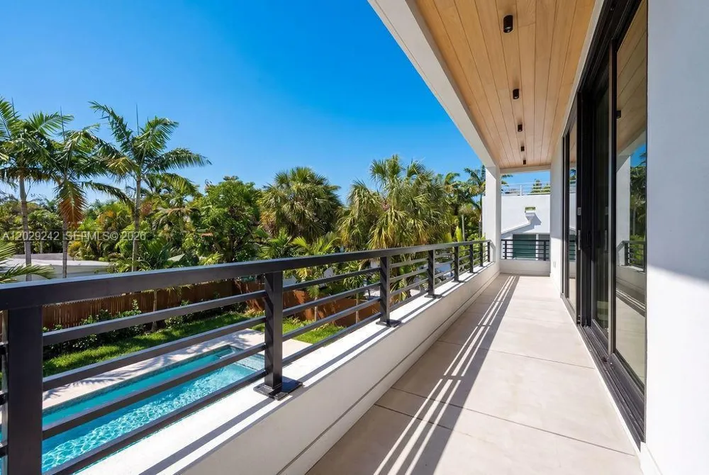 3318 NE 16TH PLACE Fort Lauderdale, FL 33305