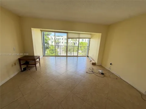 4242 Deste Ct #304