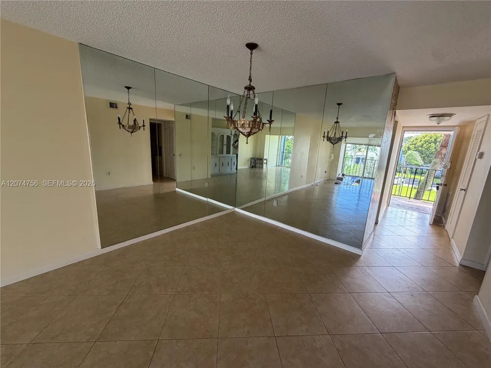 4242 Deste Ct #304 Lake Worth, FL 33467