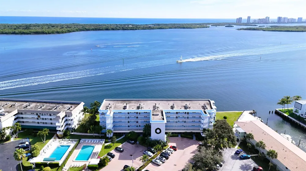 60 Yacht Club Drive #405 North Palm Beach, FL 33408