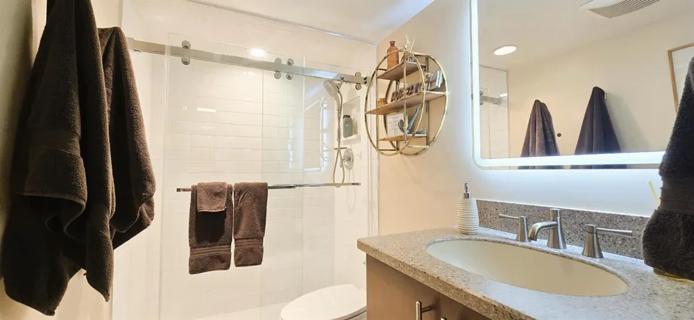 60 Yacht Club Drive #405 North Palm Beach, FL 33408