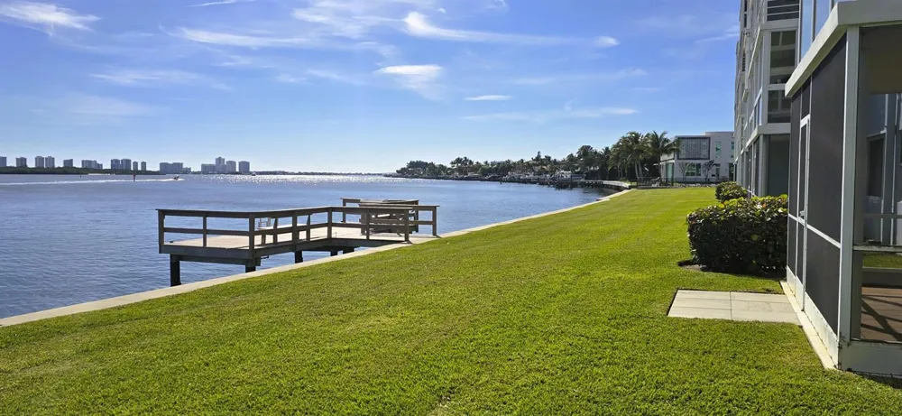 60 Yacht Club Drive #405 North Palm Beach, FL 33408