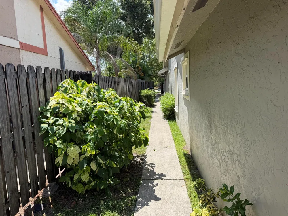 14011 Veronica Court Wellington, FL 33414