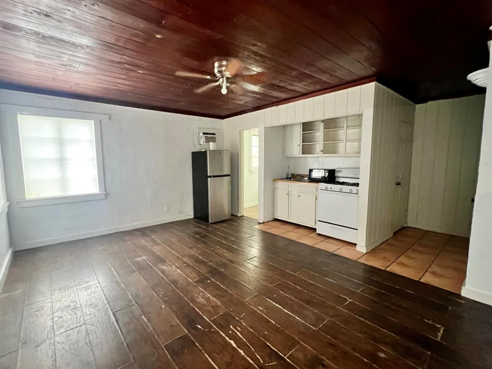 3261 S Us Highway 1 #4 Fort Pierce, FL 34982