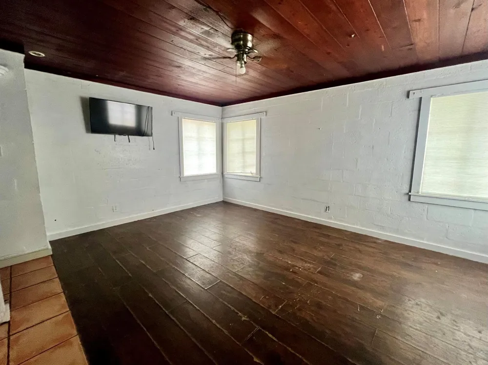 3261 S Us Highway 1 #4 Fort Pierce, FL 34982
