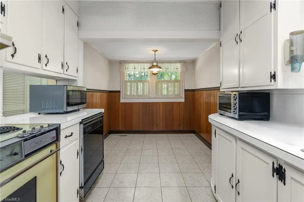 709 E Sunrise Avenue Thomasville, NC 27360