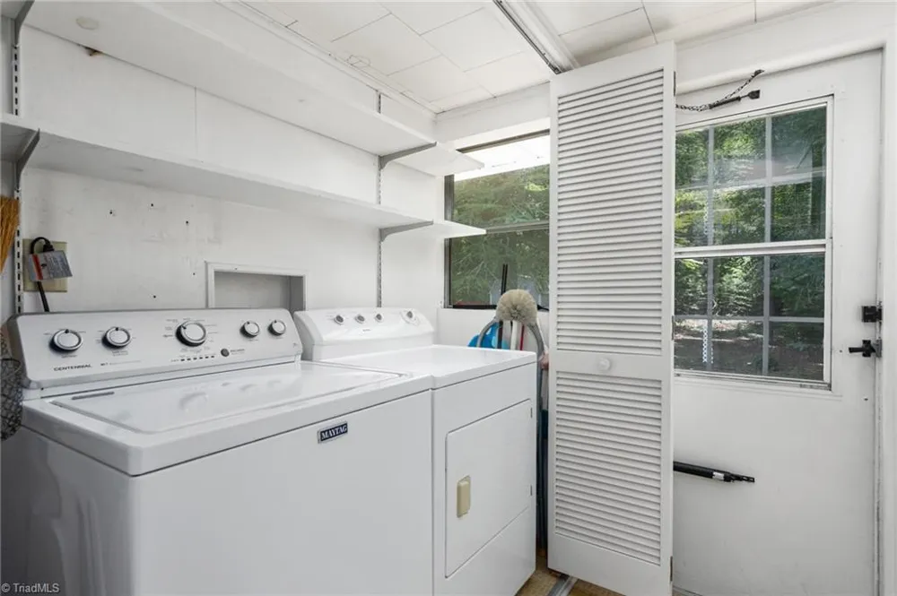 709 E Sunrise Avenue Thomasville, NC 27360