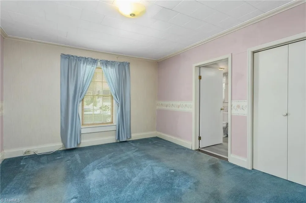 709 E Sunrise Avenue Thomasville, NC 27360