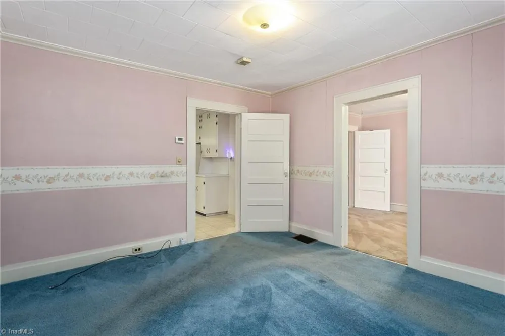 709 E Sunrise Avenue Thomasville, NC 27360