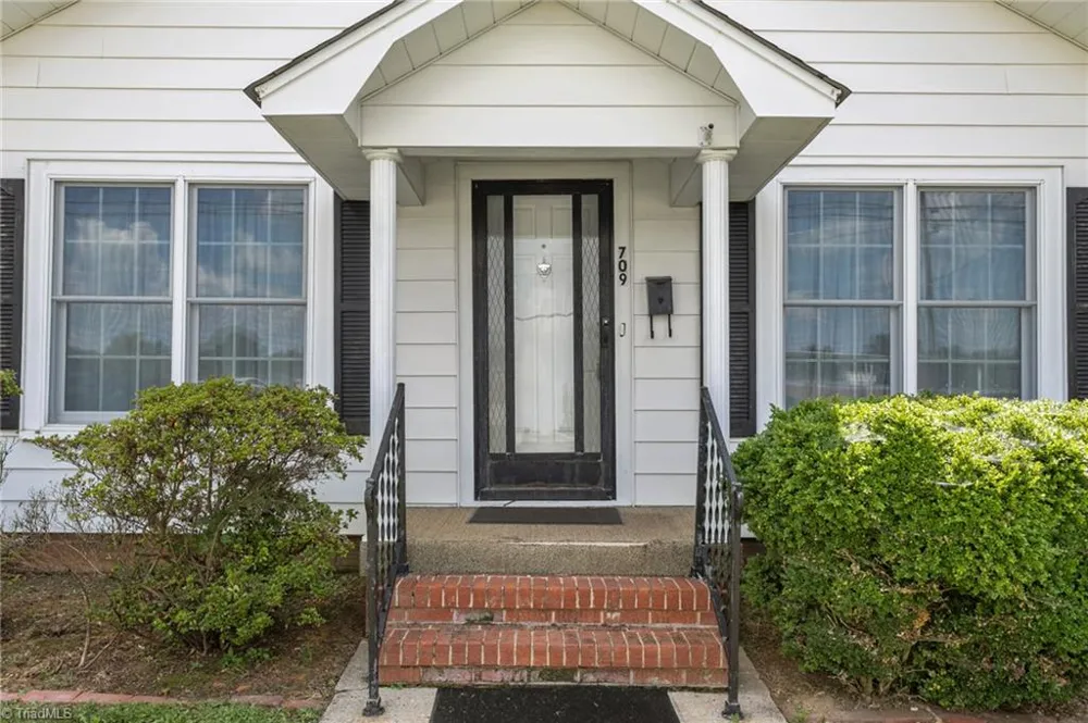 709 E Sunrise Avenue Thomasville, NC 27360