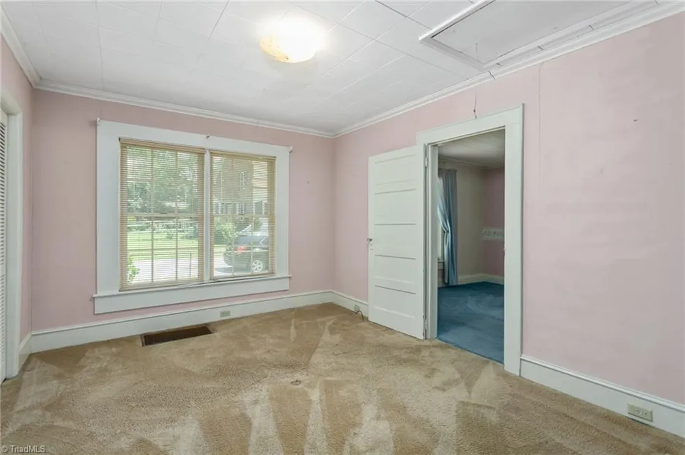709 E Sunrise Avenue Thomasville, NC 27360