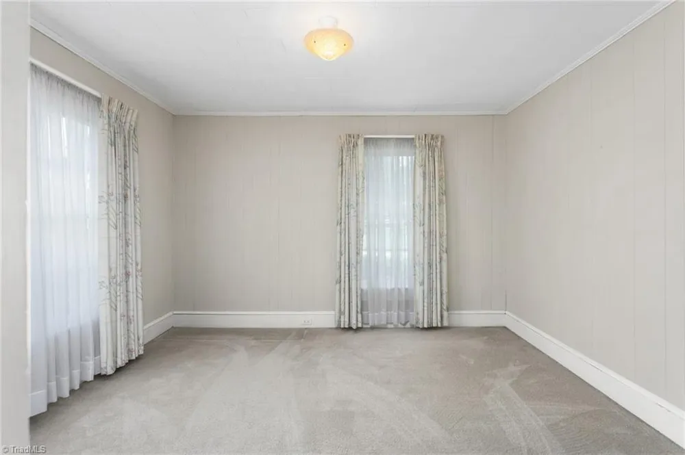 709 E Sunrise Avenue Thomasville, NC 27360