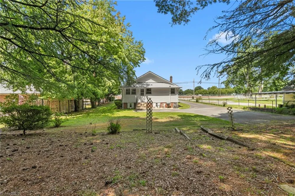 709 E Sunrise Avenue Thomasville, NC 27360