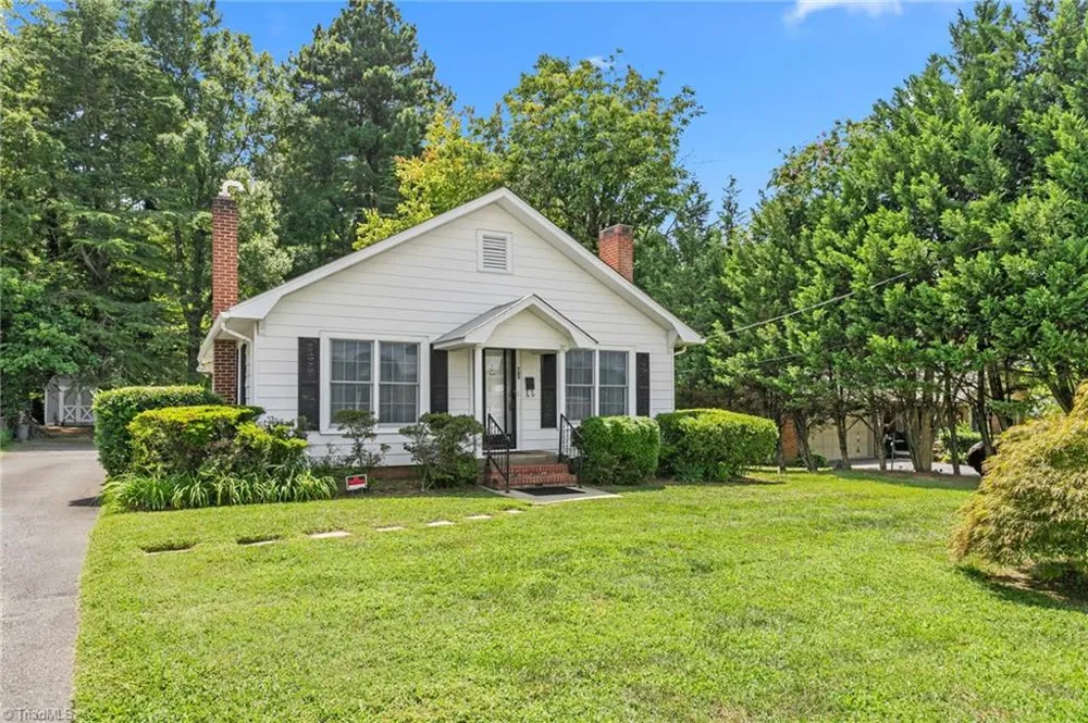 709 E Sunrise Avenue Thomasville, NC 27360