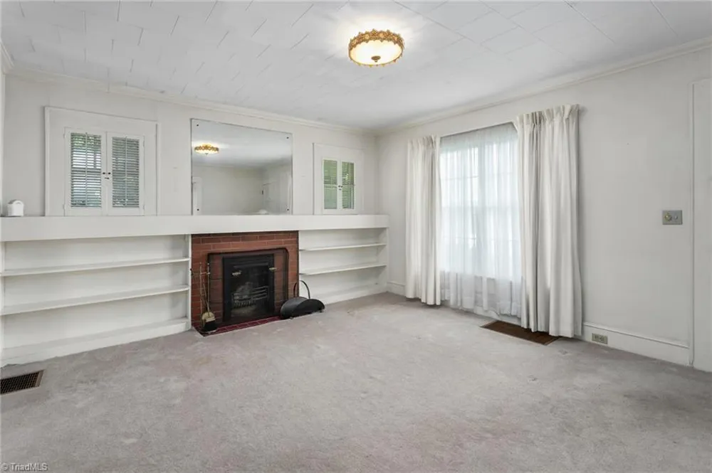 709 E Sunrise Avenue Thomasville, NC 27360