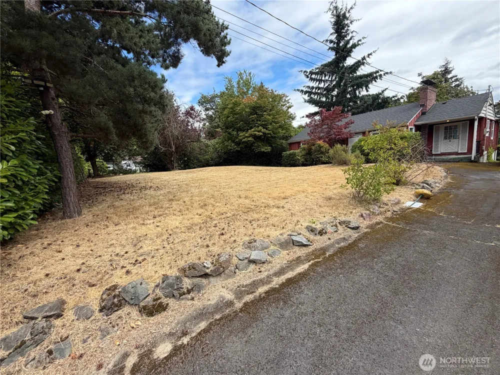 11334 Corliss Avenue Seattle, WA 98133