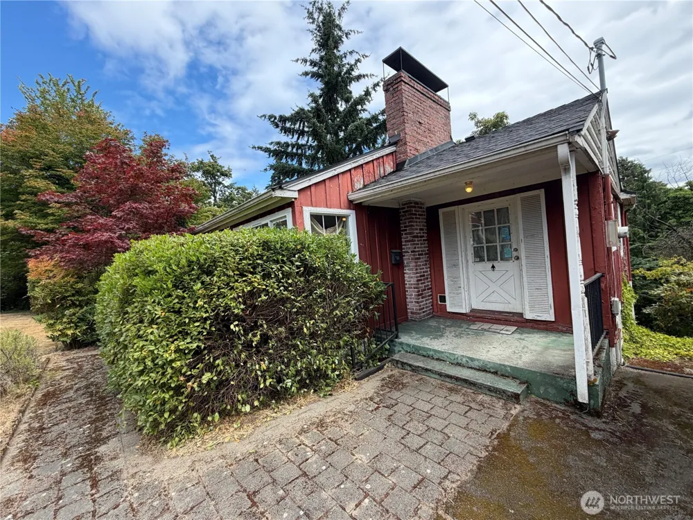 11334 Corliss Avenue Seattle, WA 98133