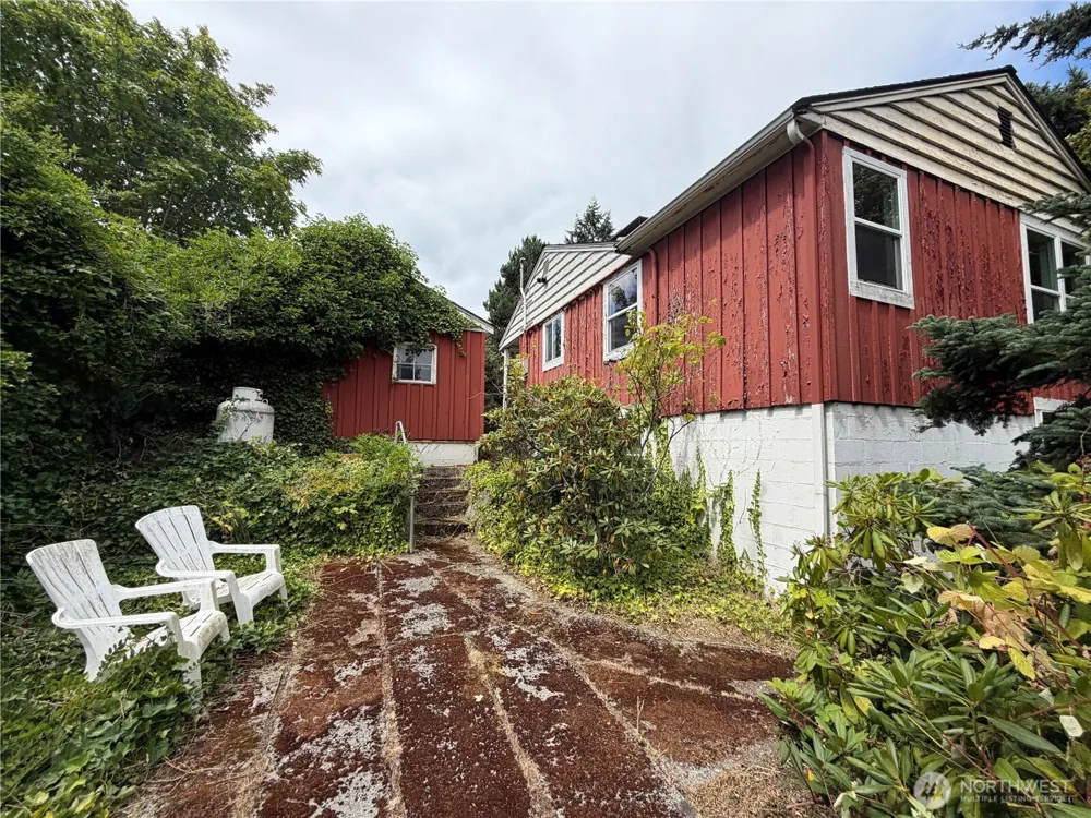 11334 Corliss Avenue Seattle, WA 98133