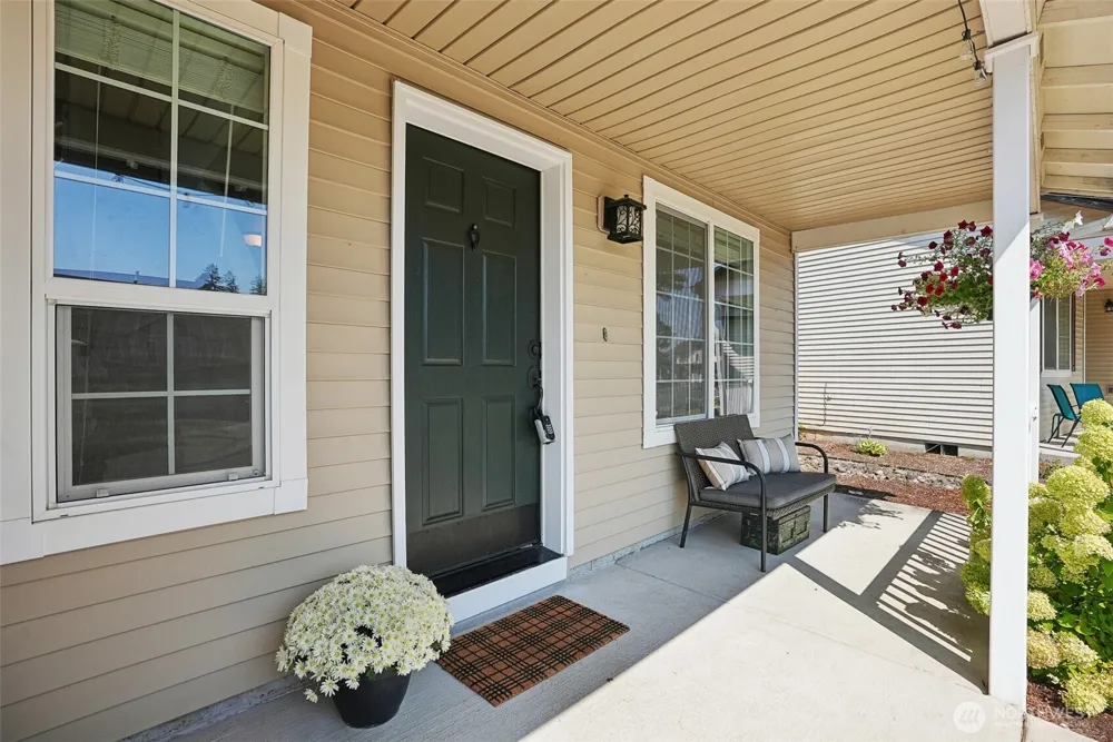 1601 E 4th Way La Center, WA 98629