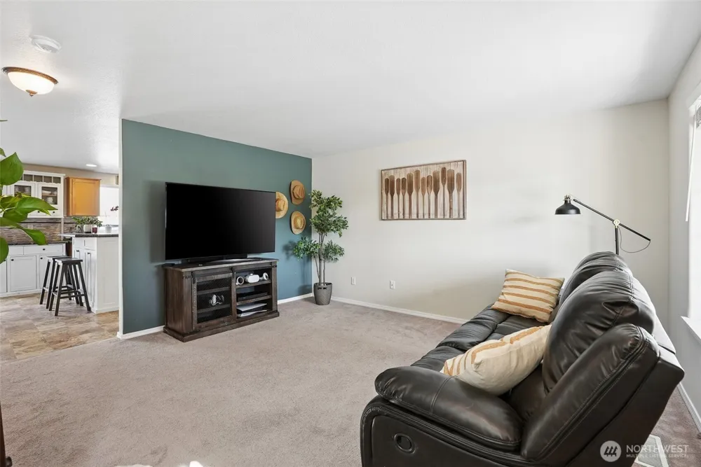 1601 E 4th Way La Center, WA 98629