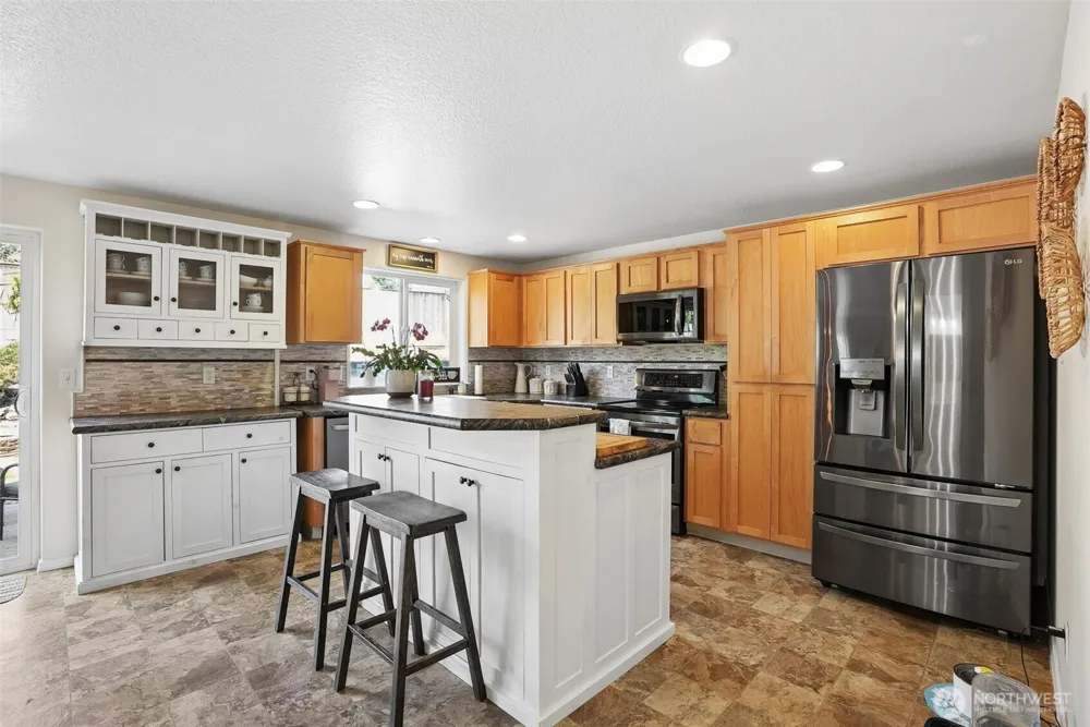 1601 E 4th Way La Center, WA 98629