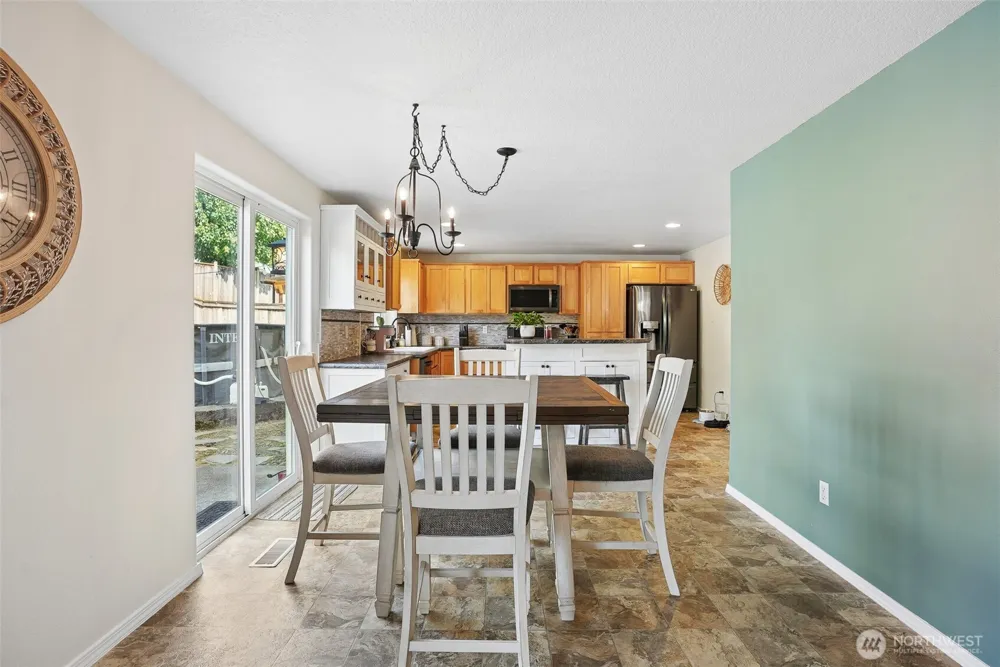 1601 E 4th Way La Center, WA 98629