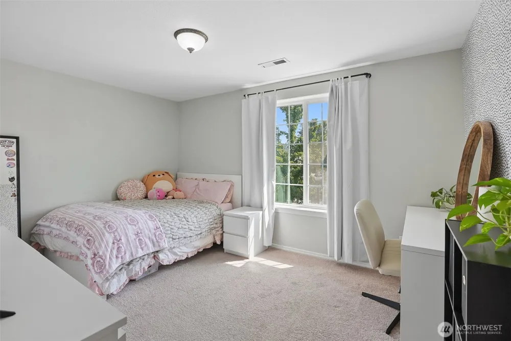 1601 E 4th Way La Center, WA 98629
