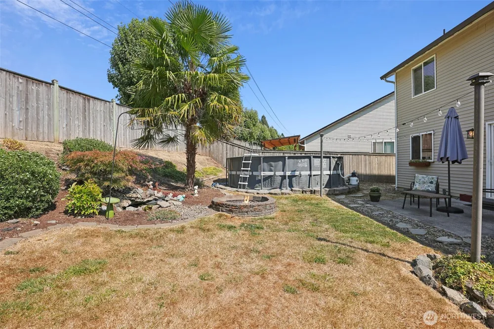 1601 E 4th Way La Center, WA 98629