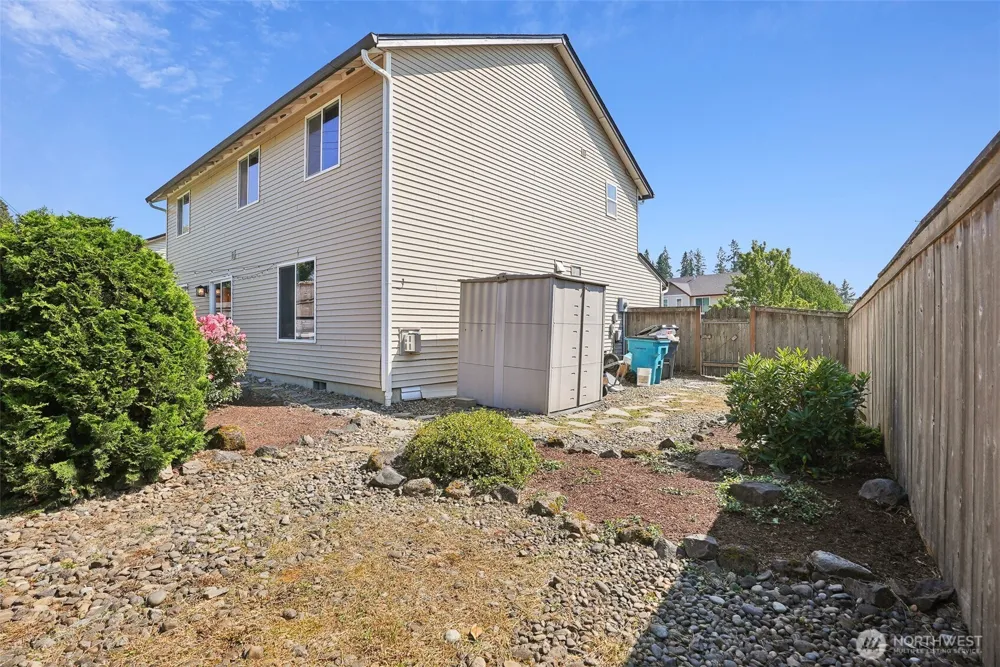 1601 E 4th Way La Center, WA 98629