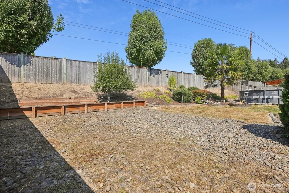 1601 E 4th Way La Center, WA 98629