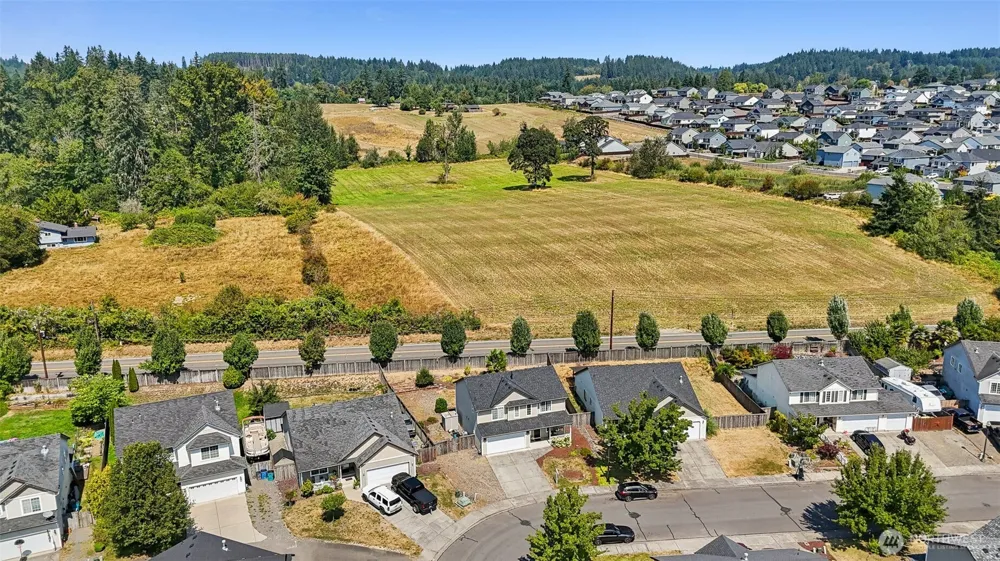 1601 E 4th Way La Center, WA 98629