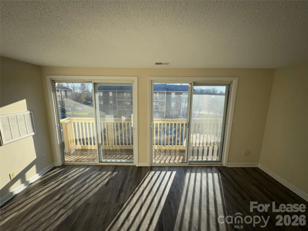 1604 Arlyn Circle Charlotte, NC 28213