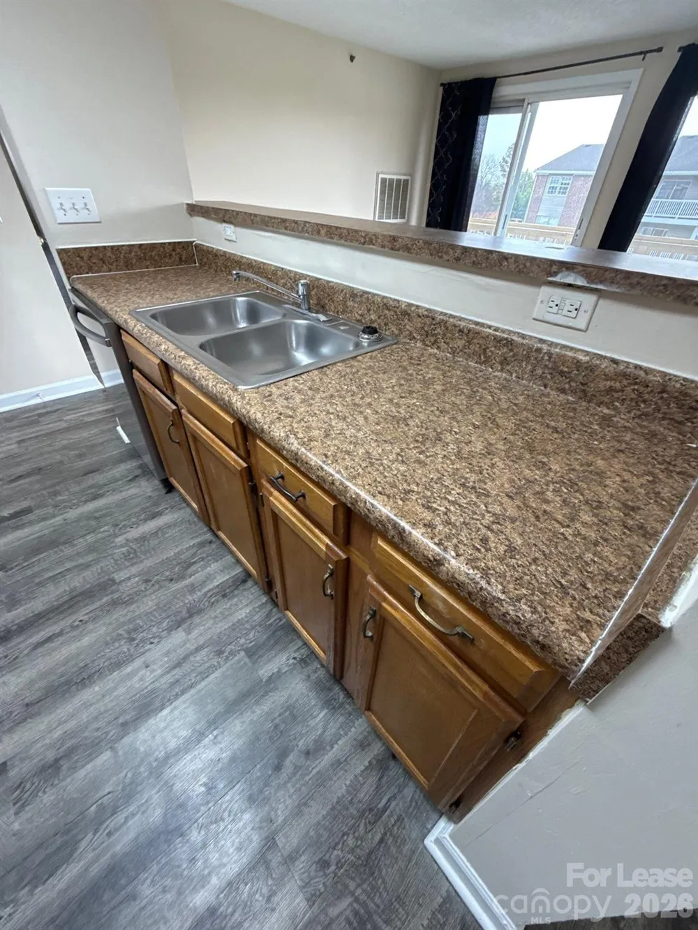 1604 Arlyn Circle Charlotte, NC 28213