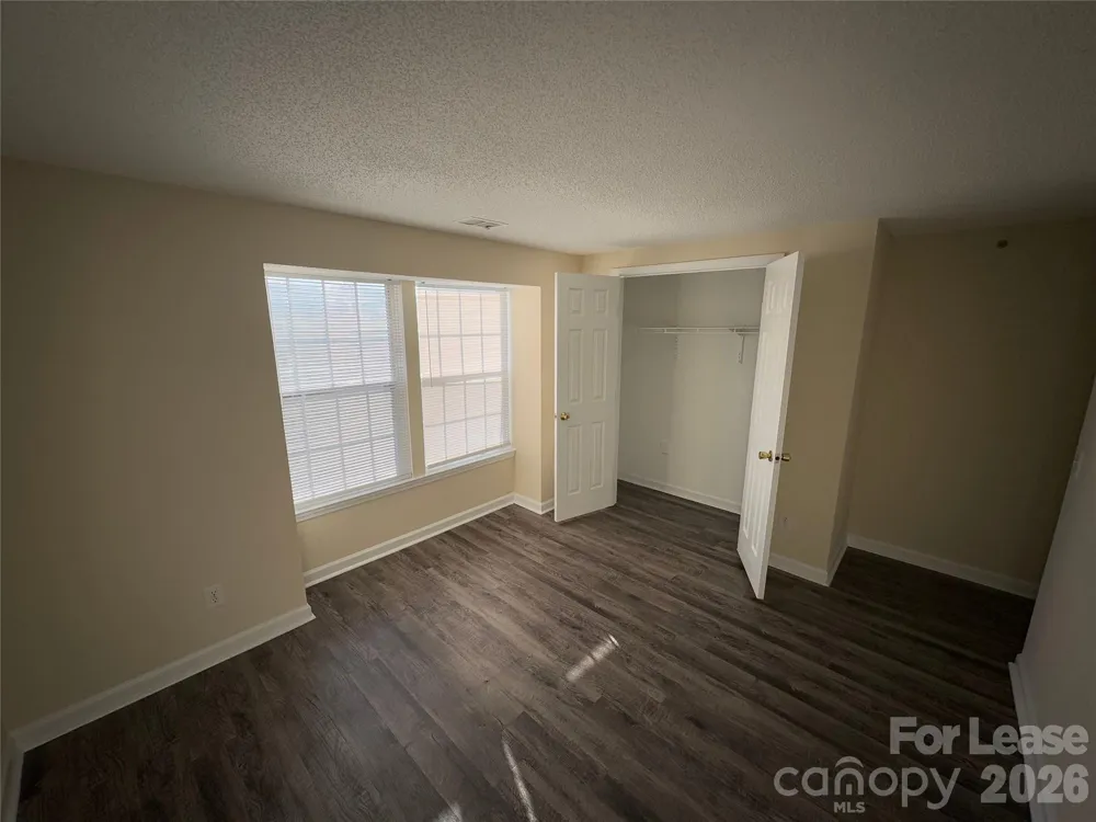 1604 Arlyn Circle Charlotte, NC 28213