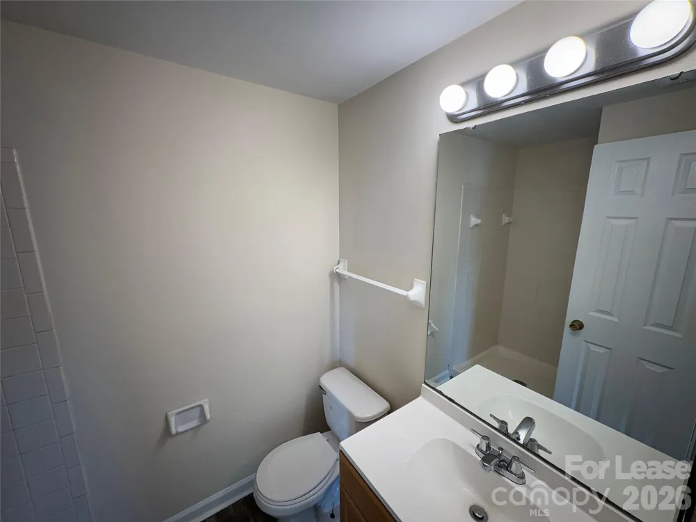 1604 Arlyn Circle Charlotte, NC 28213