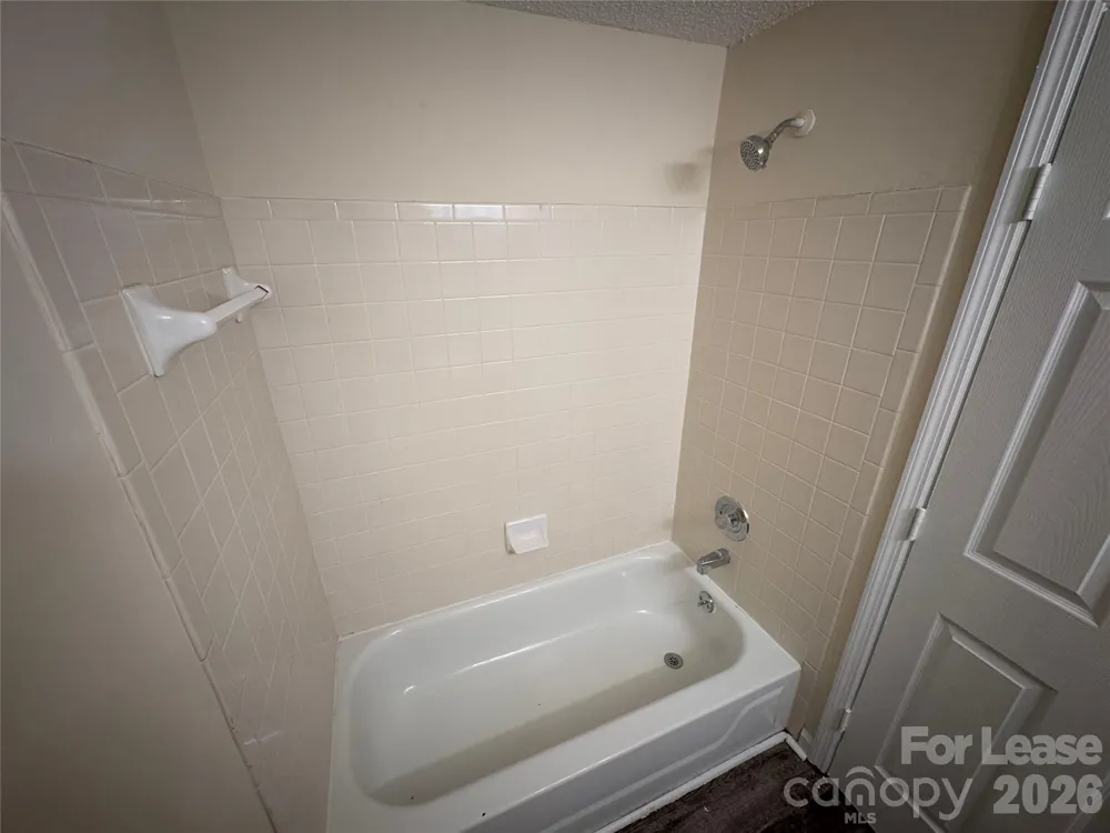 1604 Arlyn Circle Charlotte, NC 28213