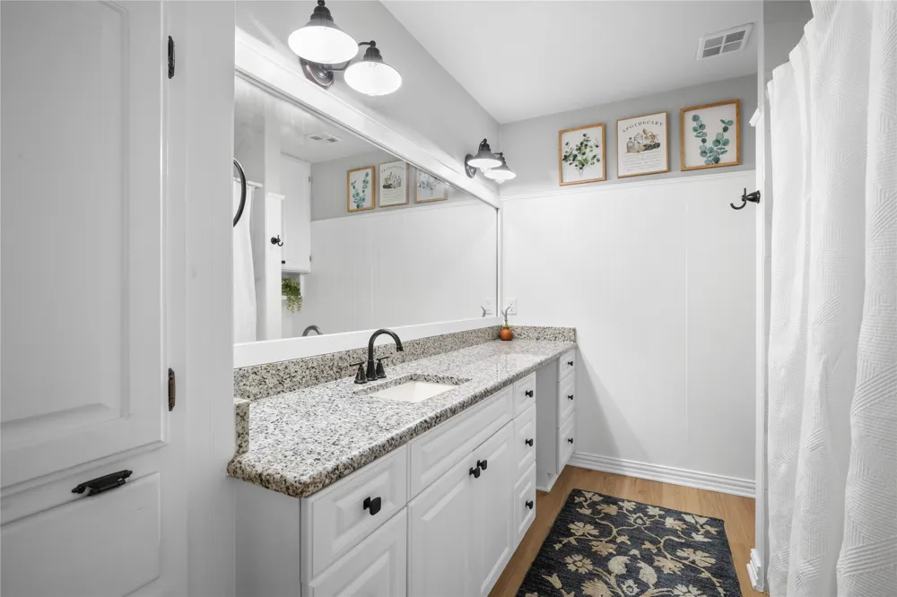 213 Wilshire Drive Euless, TX 76040