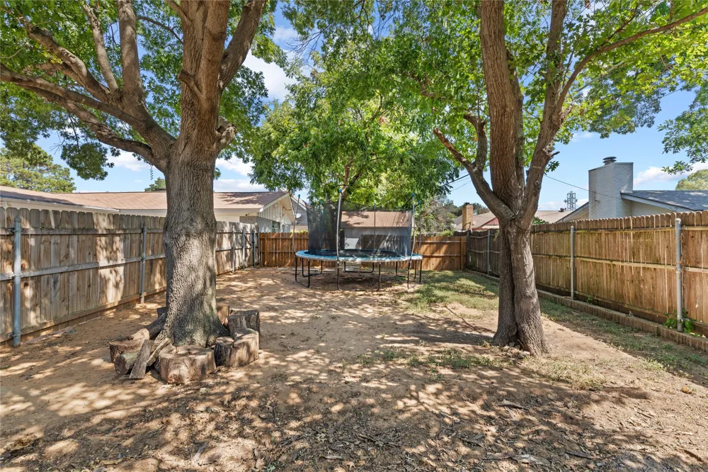 213 Wilshire Drive Euless, TX 76040