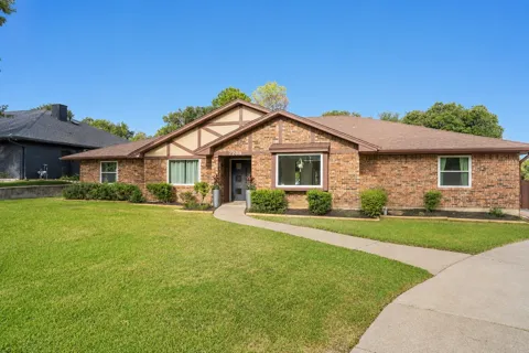 2200 Midhurst Drive