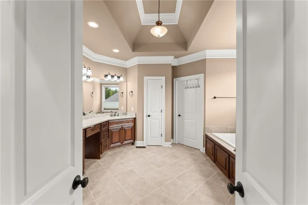 4466 Park Royal Drive Flowery Branch, GA 30542