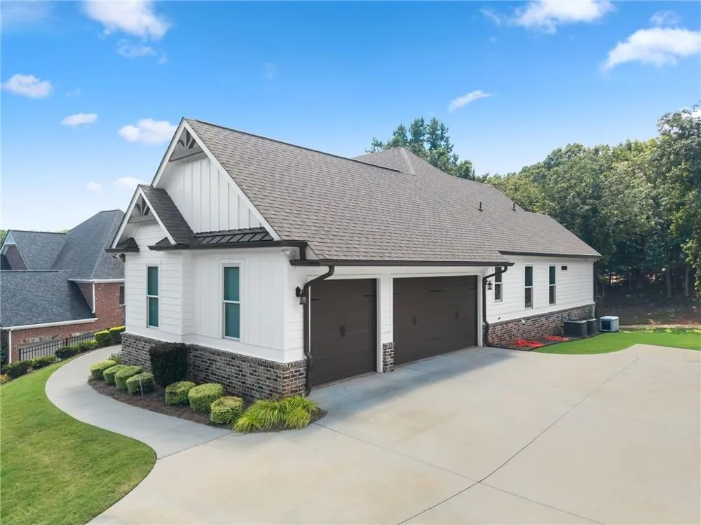 4466 Park Royal Drive Flowery Branch, GA 30542