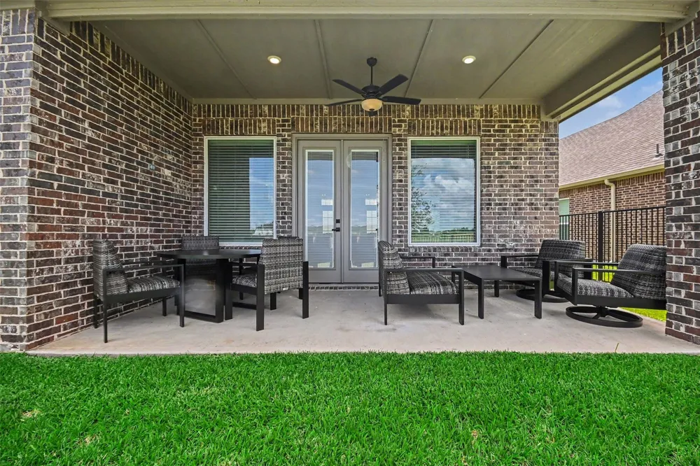 2131 Tioga View Drive Rosharon, TX 77583