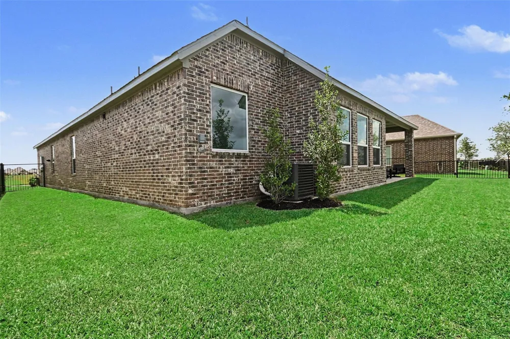 2131 Tioga View Drive Rosharon, TX 77583